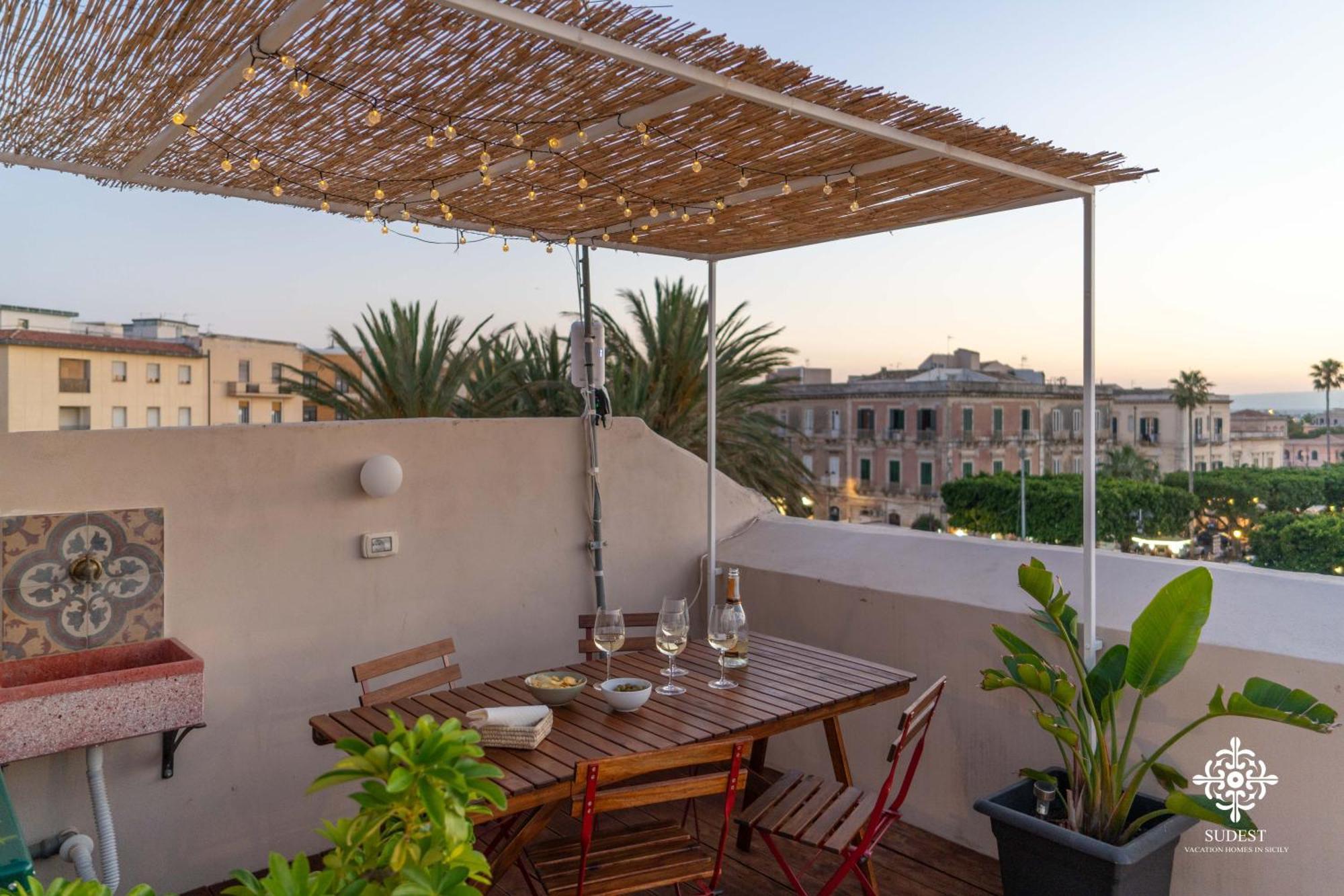 La Terrazza Sull'Antico Mercato Di Ortigia Syrakus Exterior foto